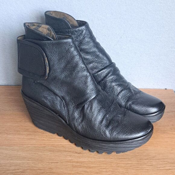 Fly London Yegi Wedge Ankle Booties Women’s 39 8.5 Black Leather Platform Shoes - Picture 1 of 12